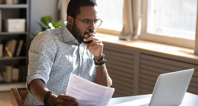focused-man-laptop