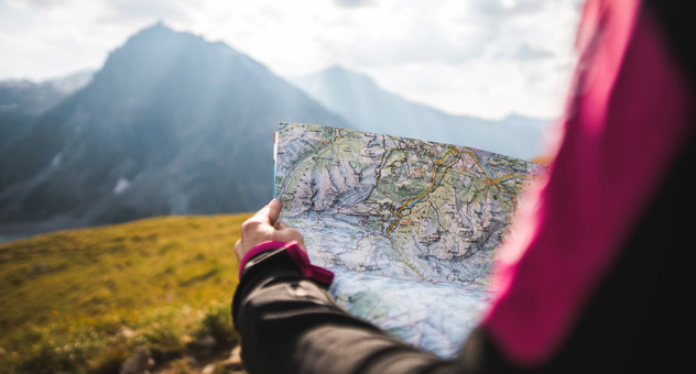 woman-navigating-mountain